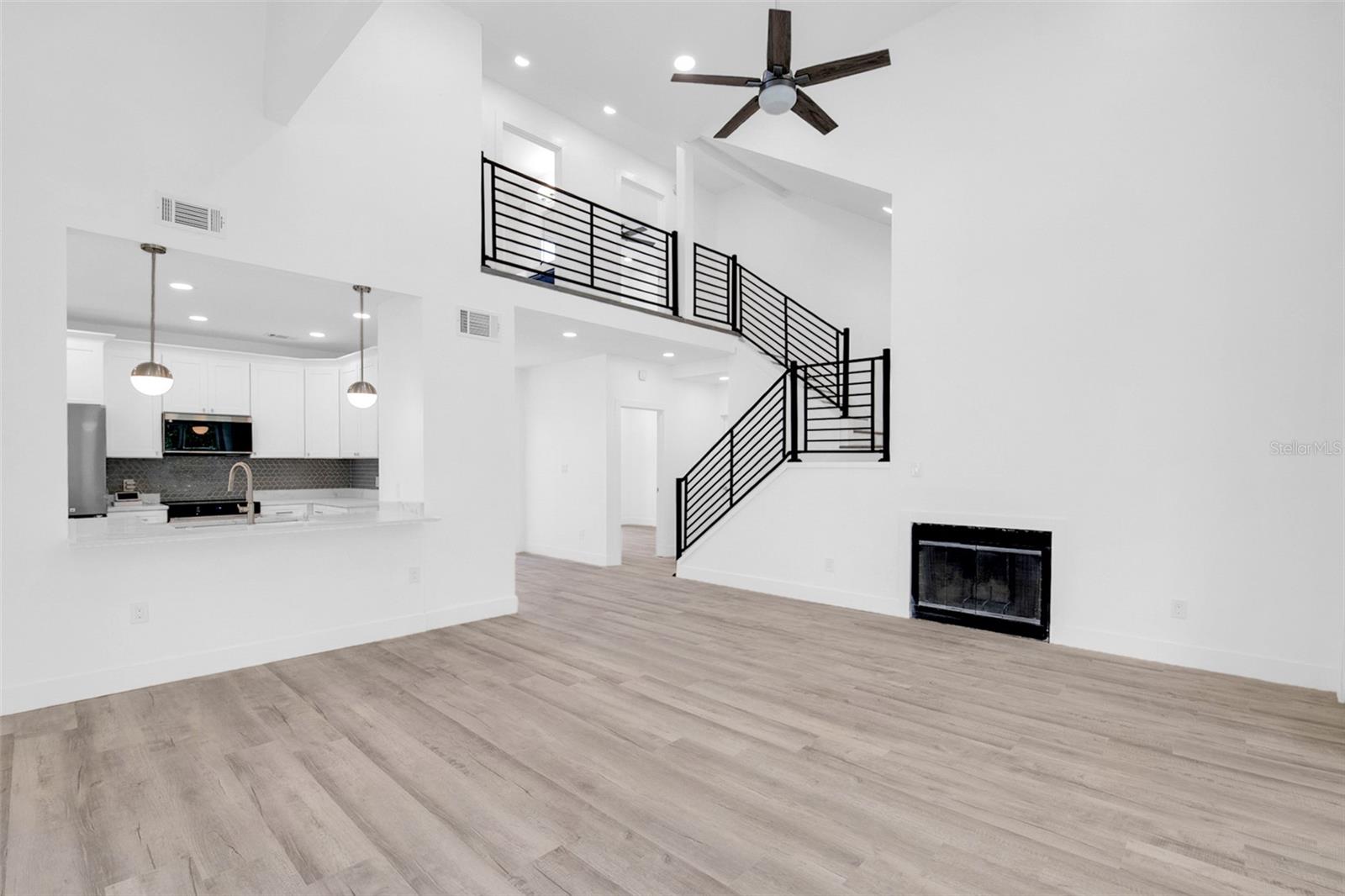 REMINGTON OAKS AT THE CROSSINGS - Residential
