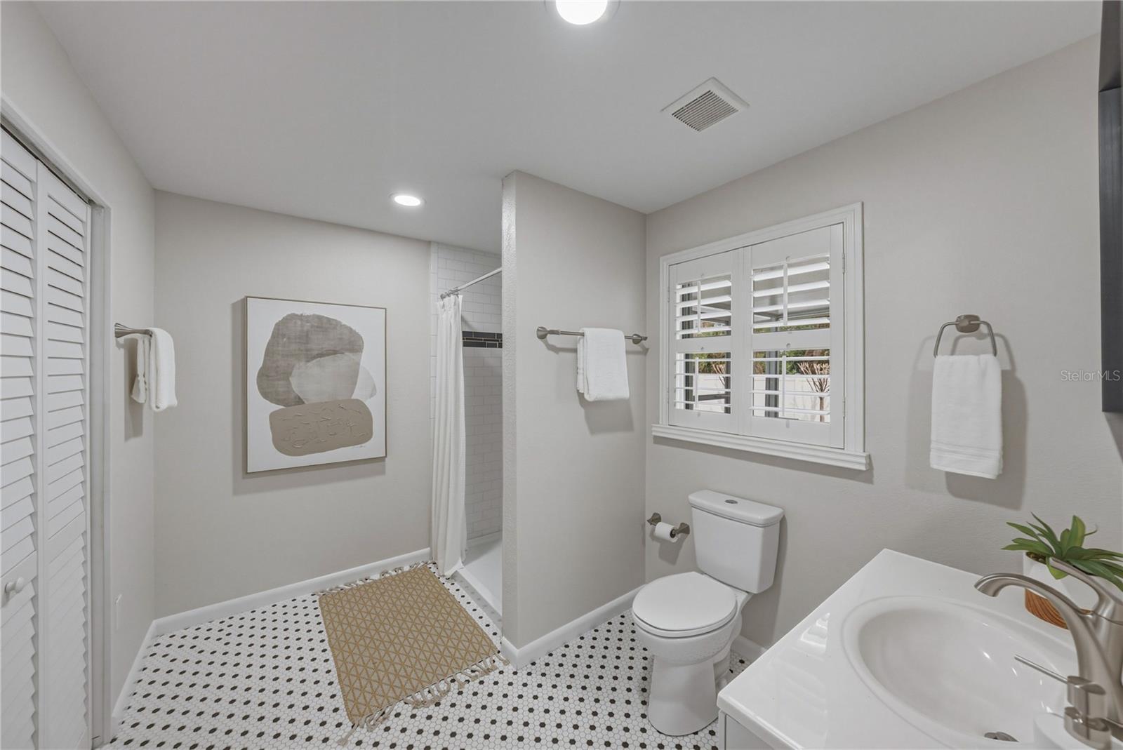 HOLLINGSWORTH TERRACE SUB - Residential