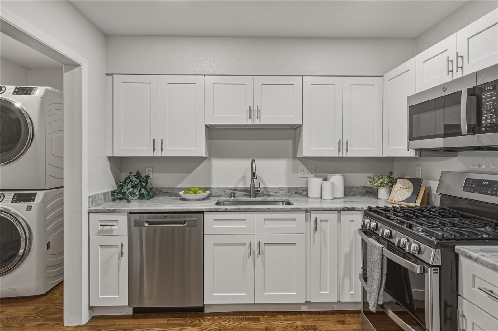 HOLLINGSWORTH TERRACE SUB - Residential