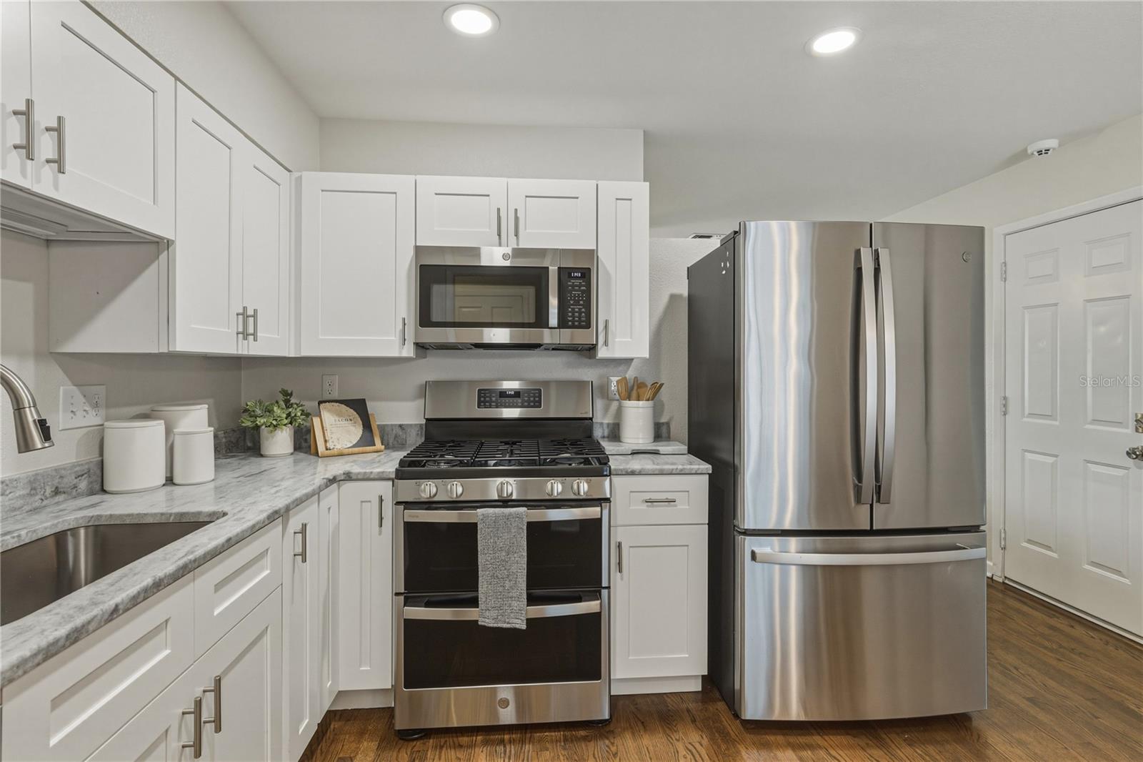 HOLLINGSWORTH TERRACE SUB - Residential