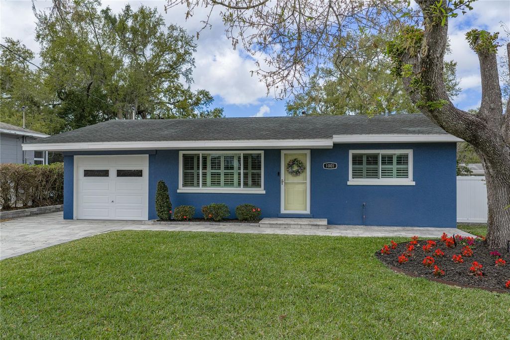 Photo of 1001 Euclid Avenue, Lakeland, FL 33801 (MLS # L4959561)