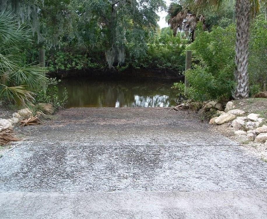 5401 TROPICAL WOODS COURT