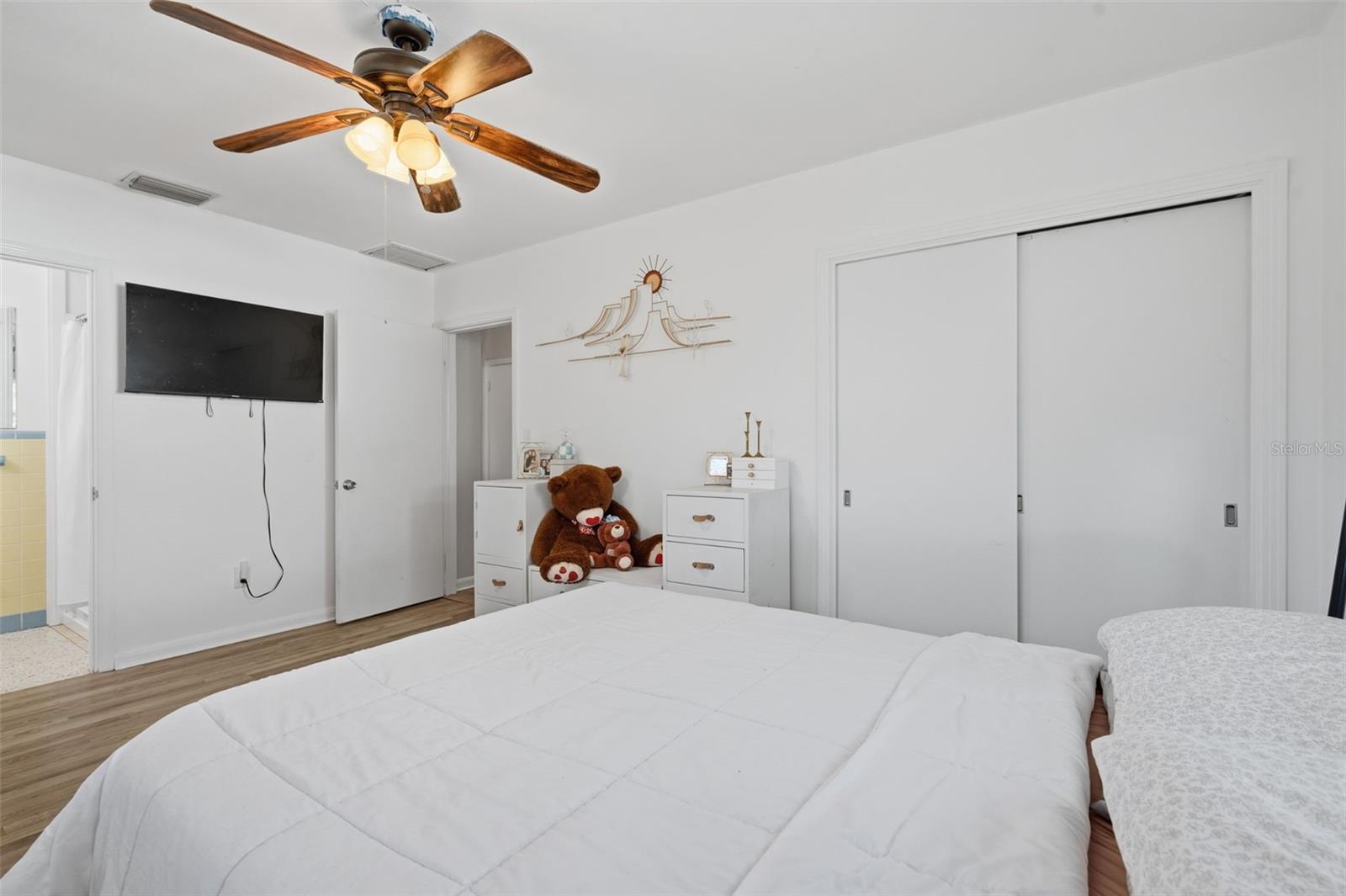 BELLEAIR ESTATES - Residential