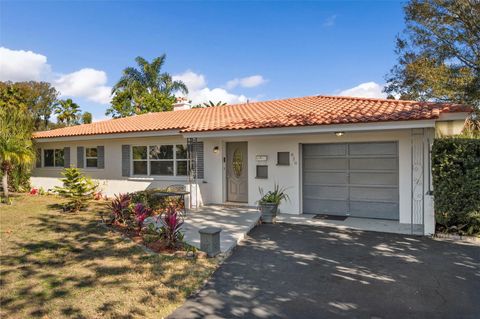 Photo of 610 Palm Avenue, Belleair, FL 33756 (MLS # TB8467970)