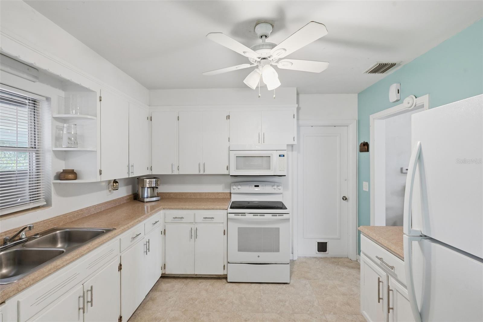 BELLEAIR ESTATES - Residential