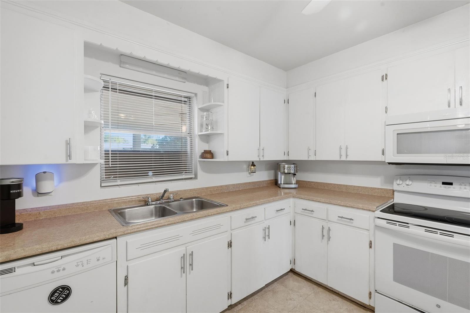 BELLEAIR ESTATES - Residential