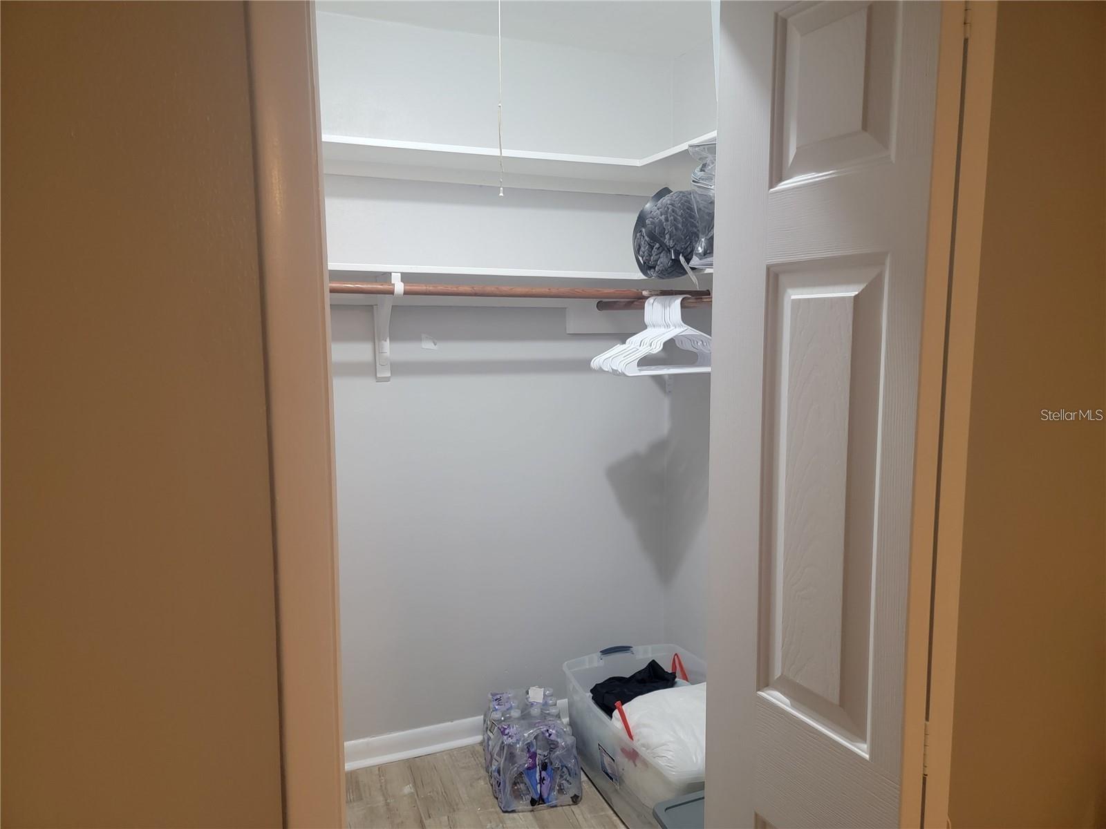 DREW GARDEN APTS - Residential