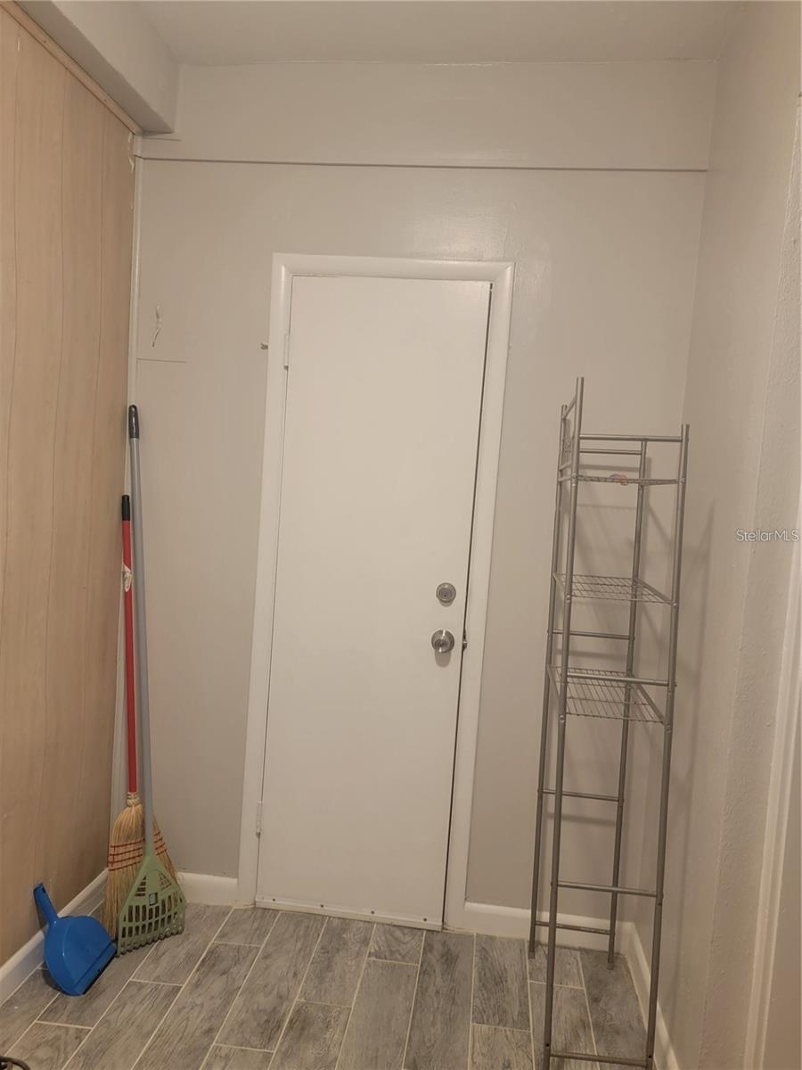 DREW GARDEN APTS - Residential