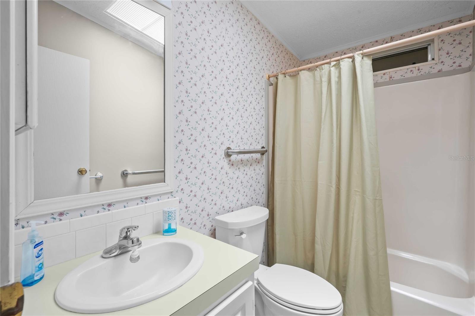 GREEN HILLS ESTATES - Residential