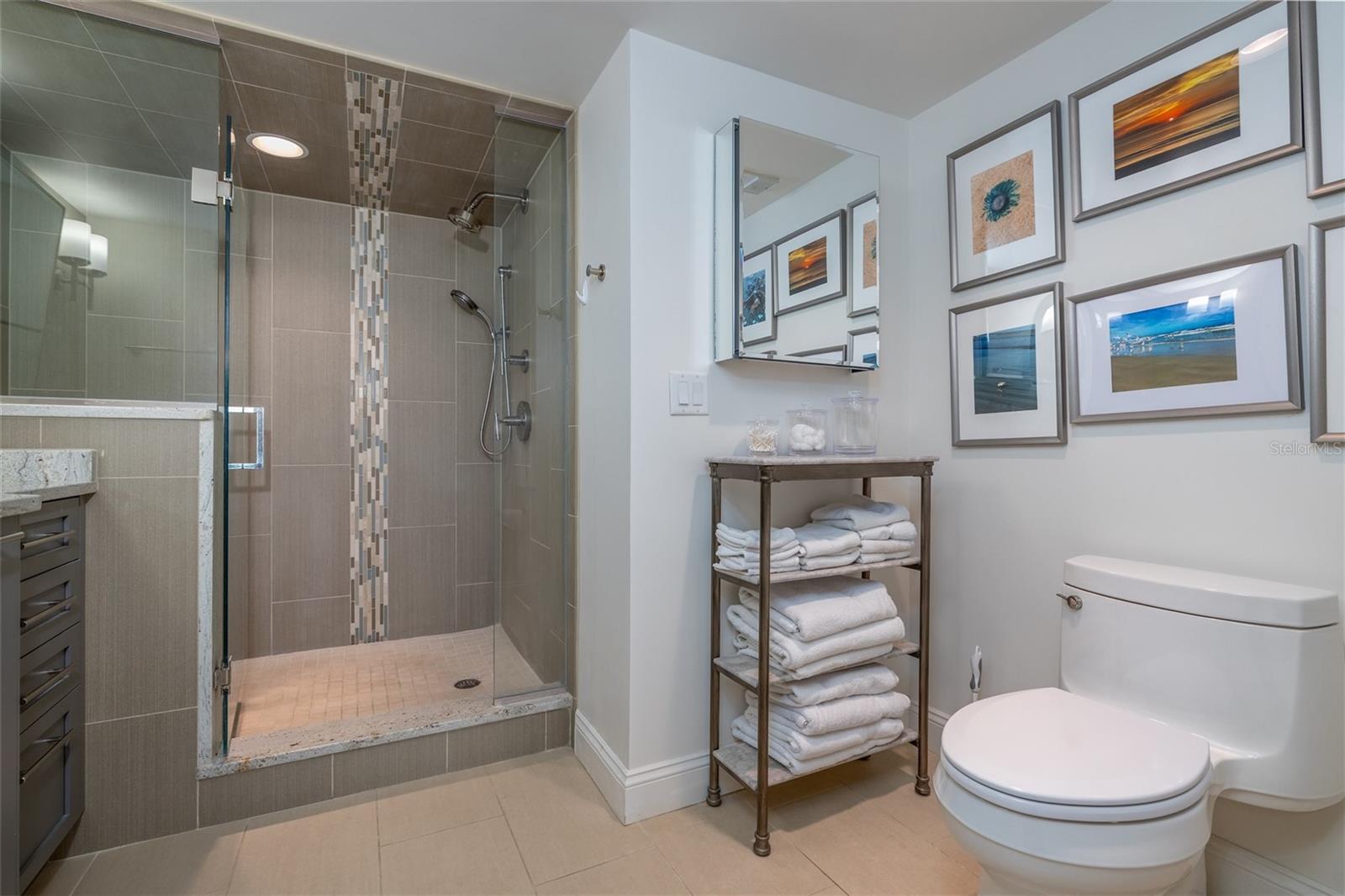 SHERWIN CONDO - Residential