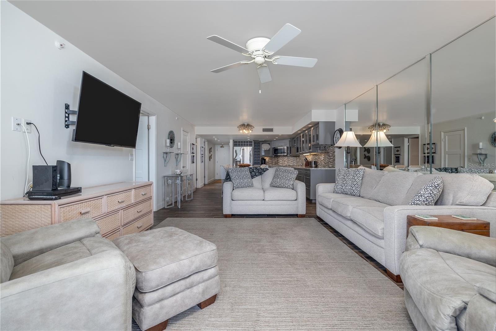 SHERWIN CONDO - Residential