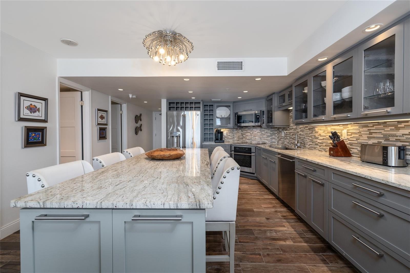 SHERWIN CONDO - Residential
