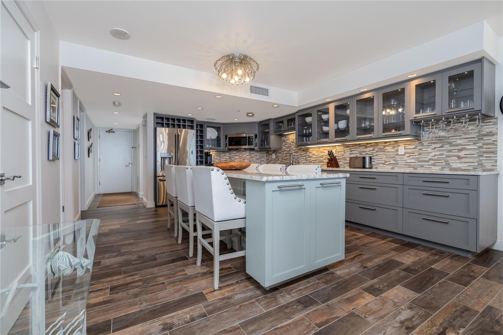 SHERWIN CONDO - Residential