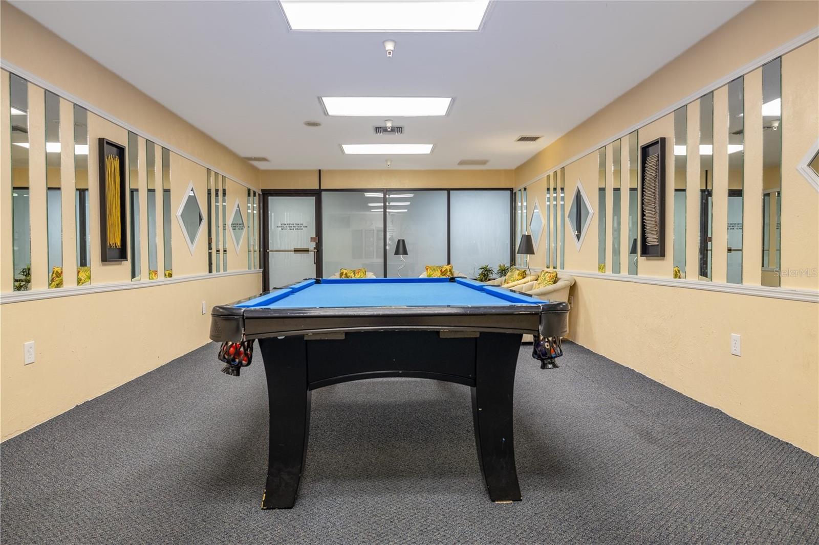 SHERWIN CONDO - Residential