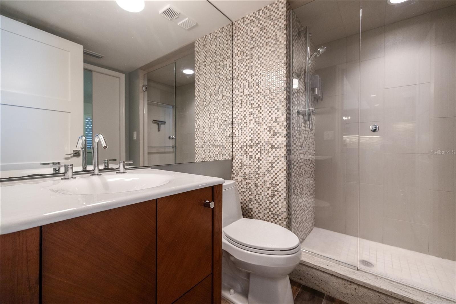 SHERWIN CONDO - Residential