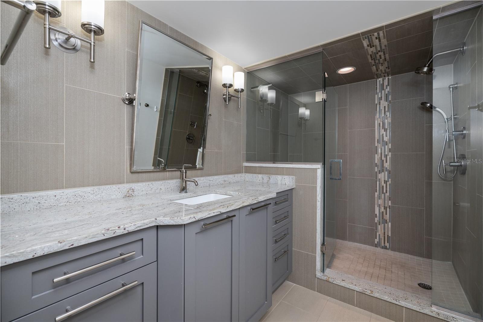 SHERWIN CONDO - Residential