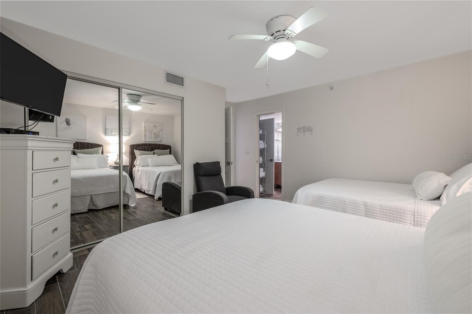 SHERWIN CONDO - Residential