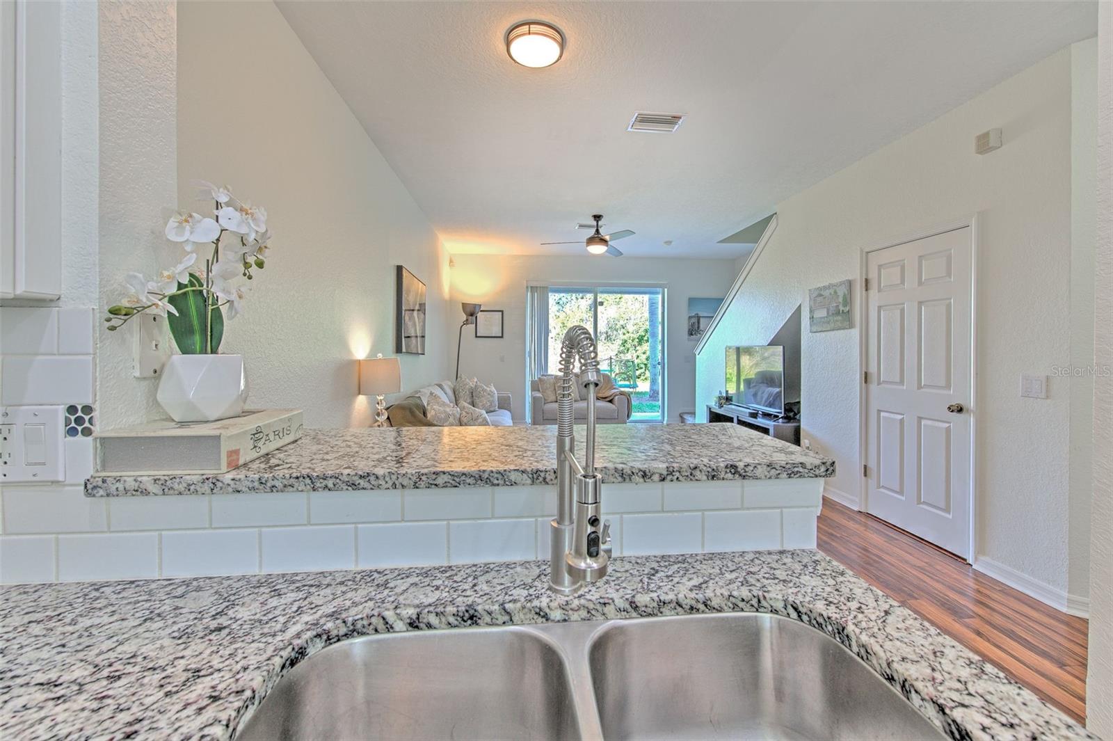 RIVERCREST TWNHMS WEST PHAS - Residential Lease