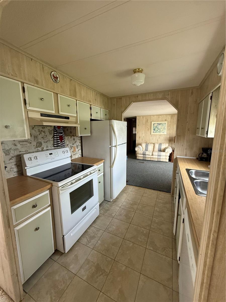 FLORAL LAKES - Residential