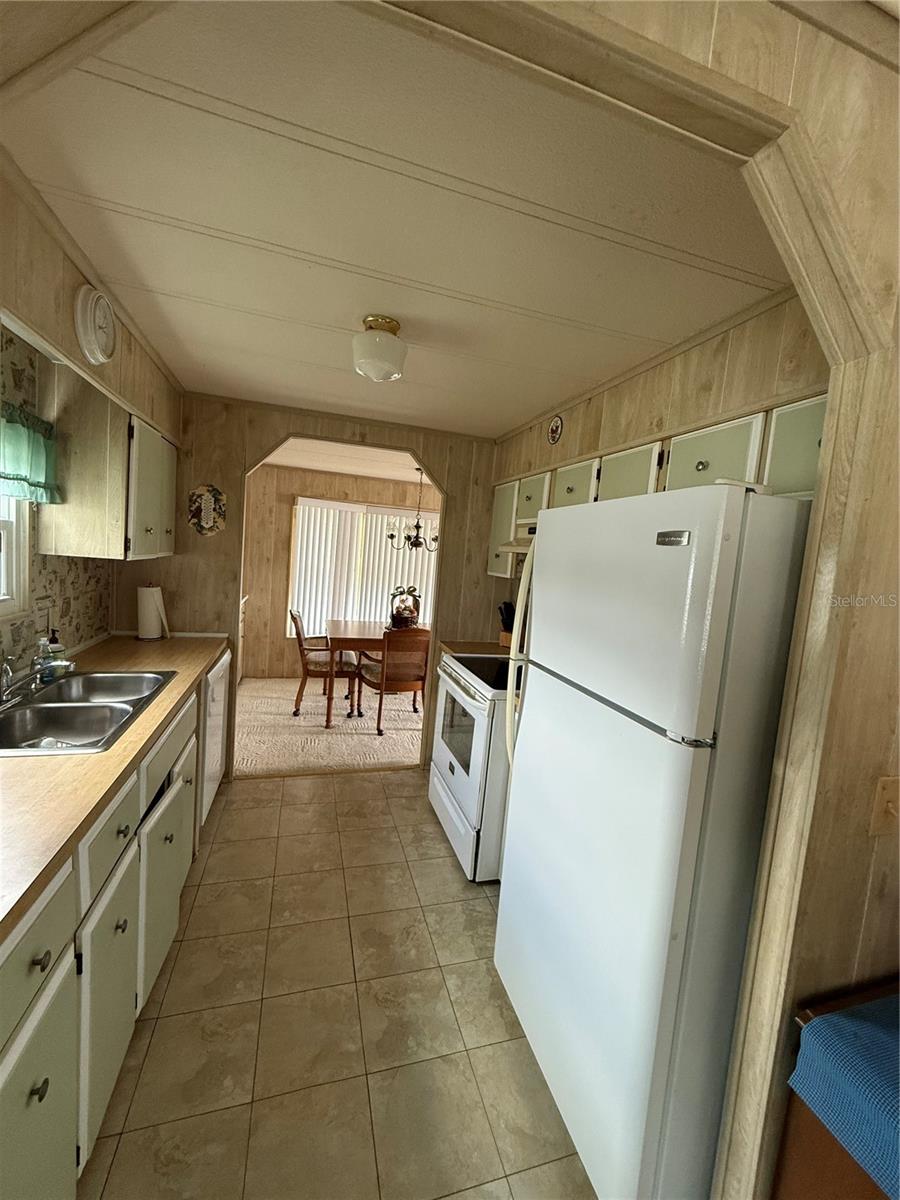 FLORAL LAKES - Residential