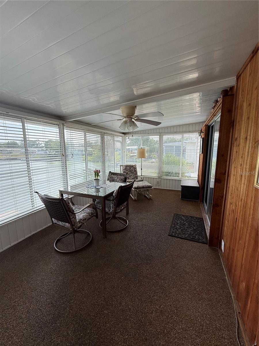 FLORAL LAKES - Residential