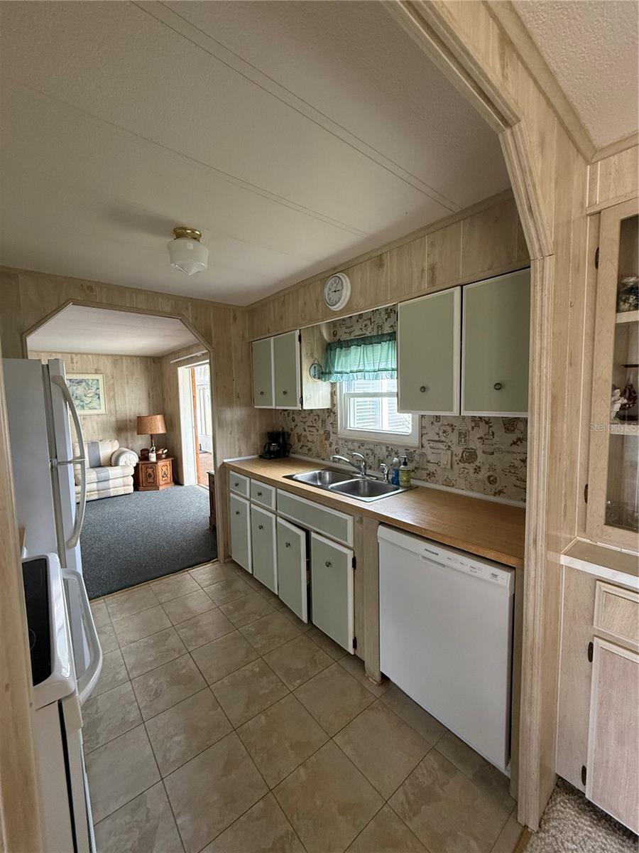 FLORAL LAKES - Residential