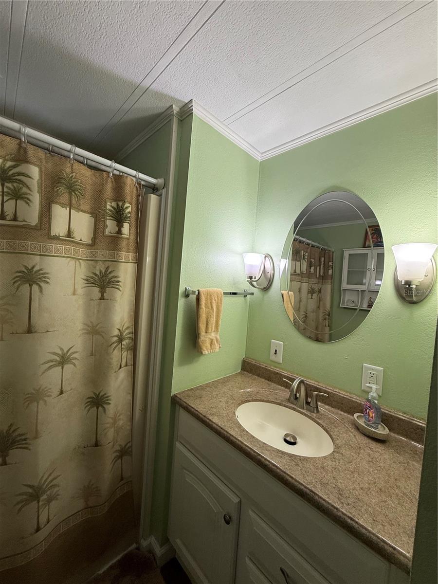 FLORAL LAKES - Residential