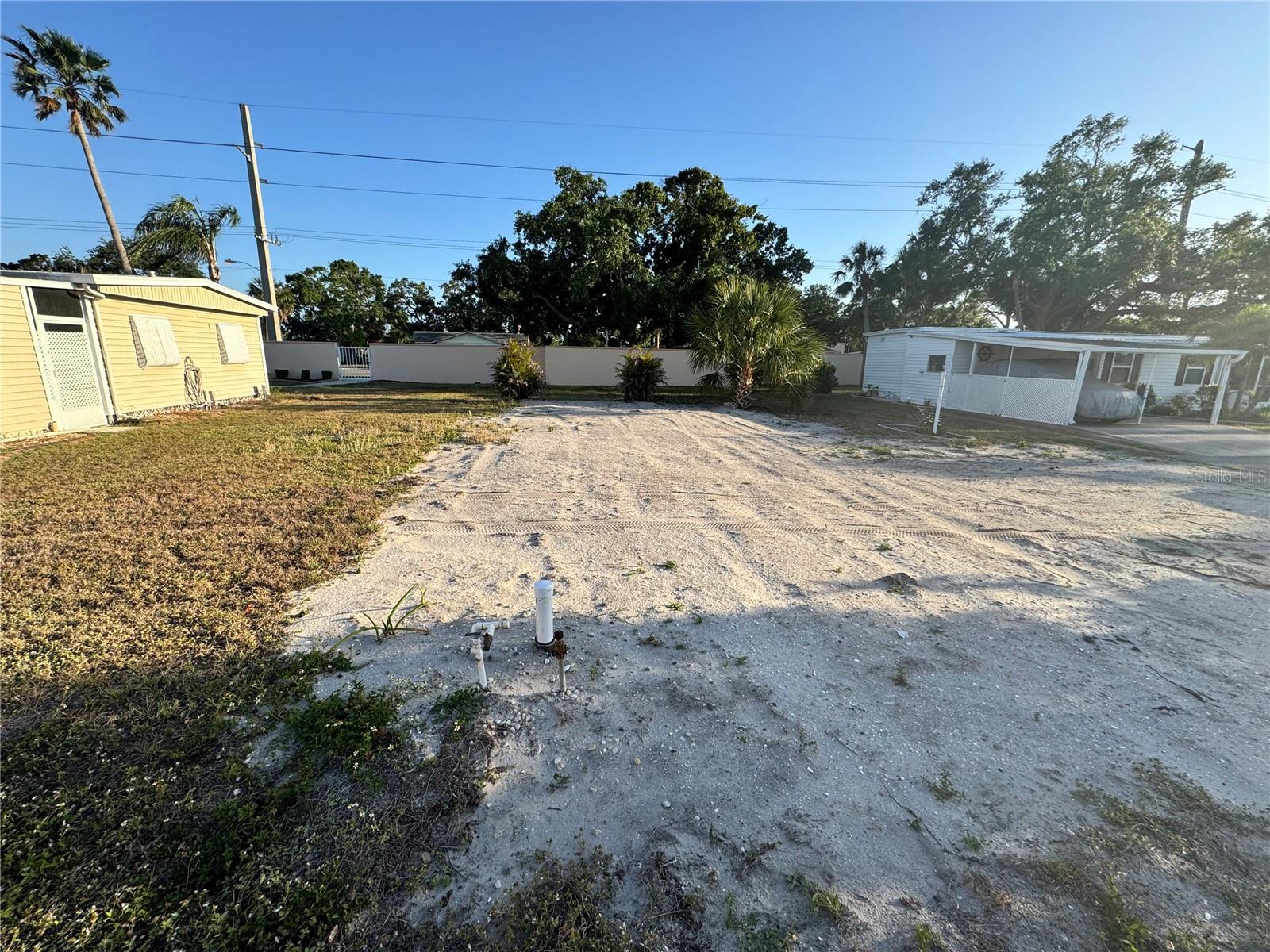 GOLF LAKES RESIDENTS CO-OP - Land