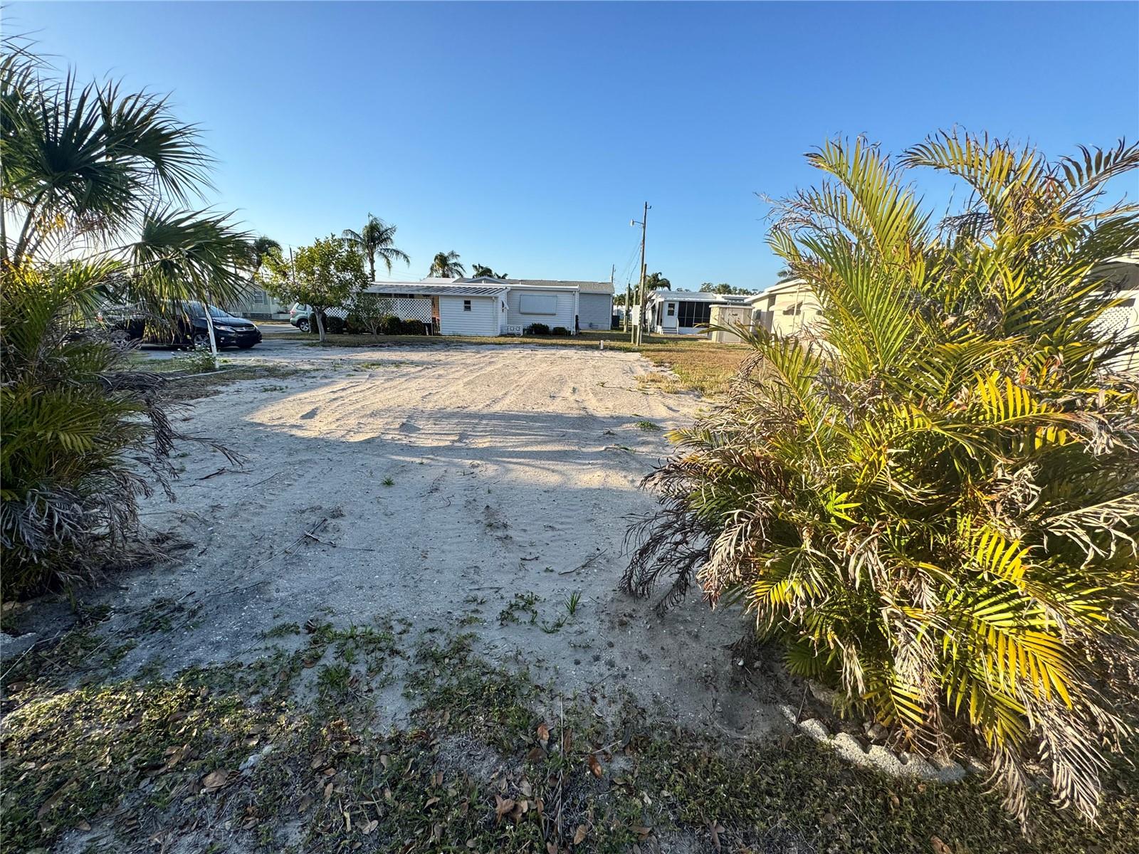 GOLF LAKES RESIDENTS CO-OP - Land