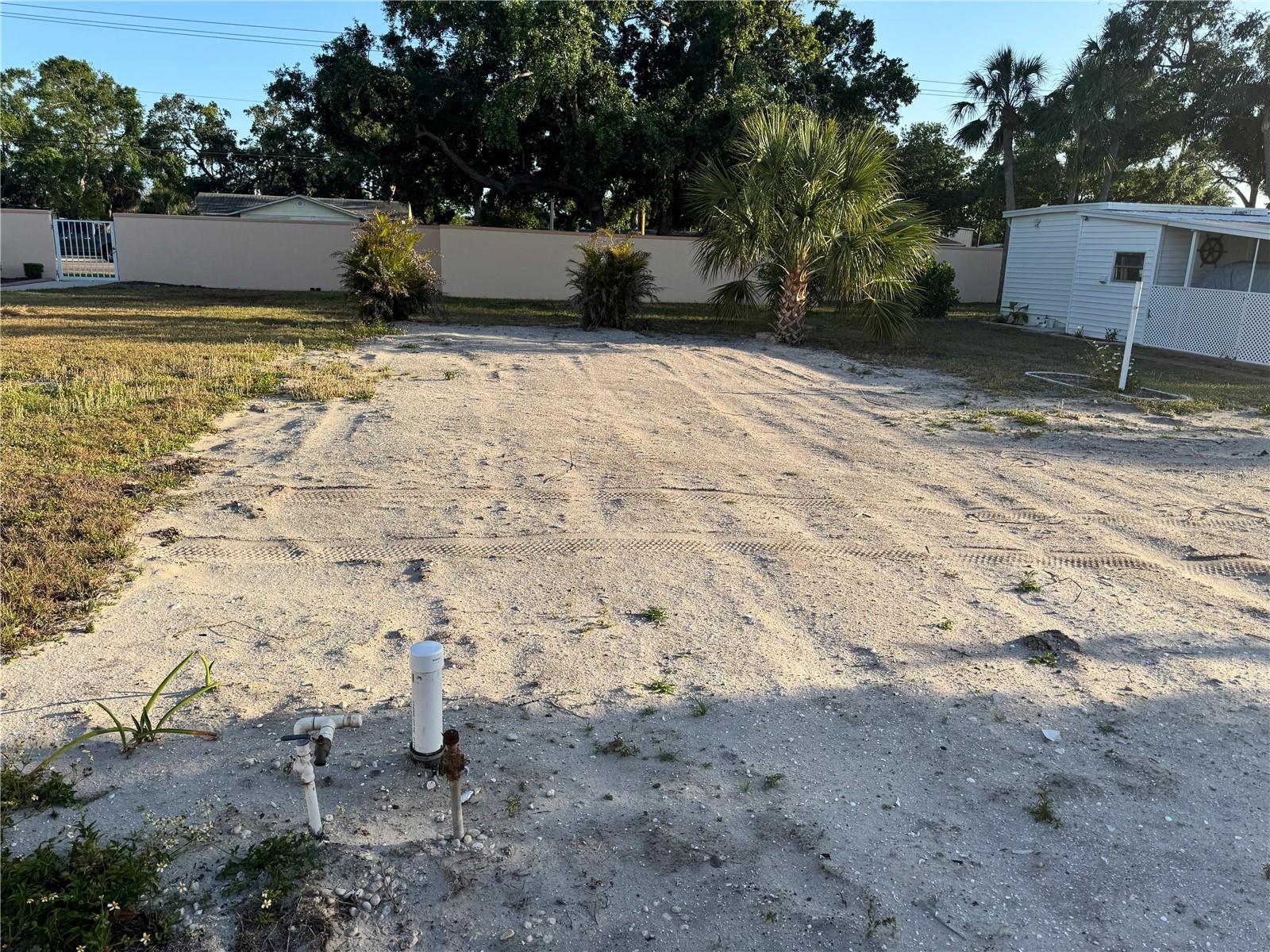 GOLF LAKES RESIDENTS CO-OP - Land