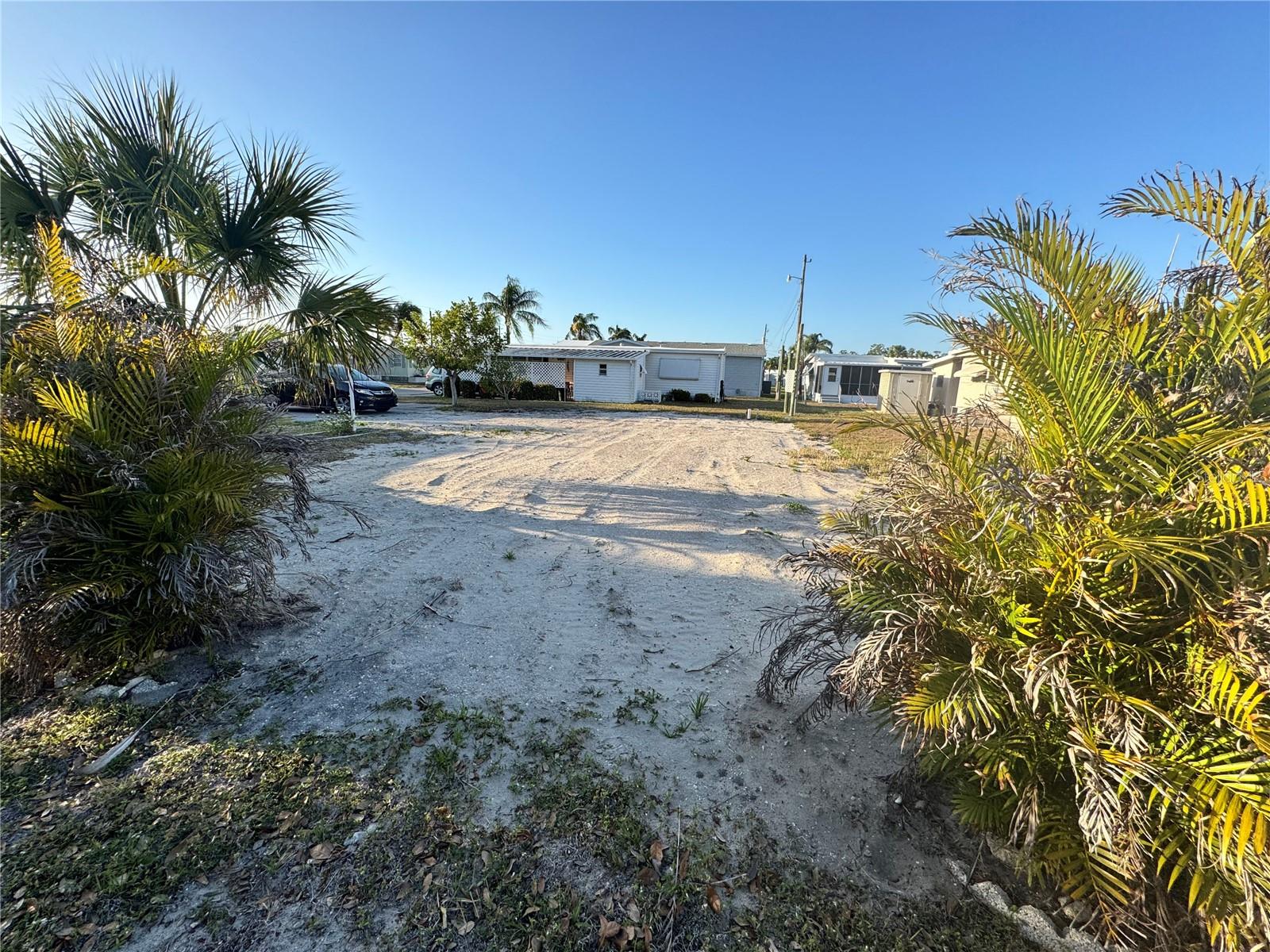 GOLF LAKES RESIDENTS CO-OP - Land