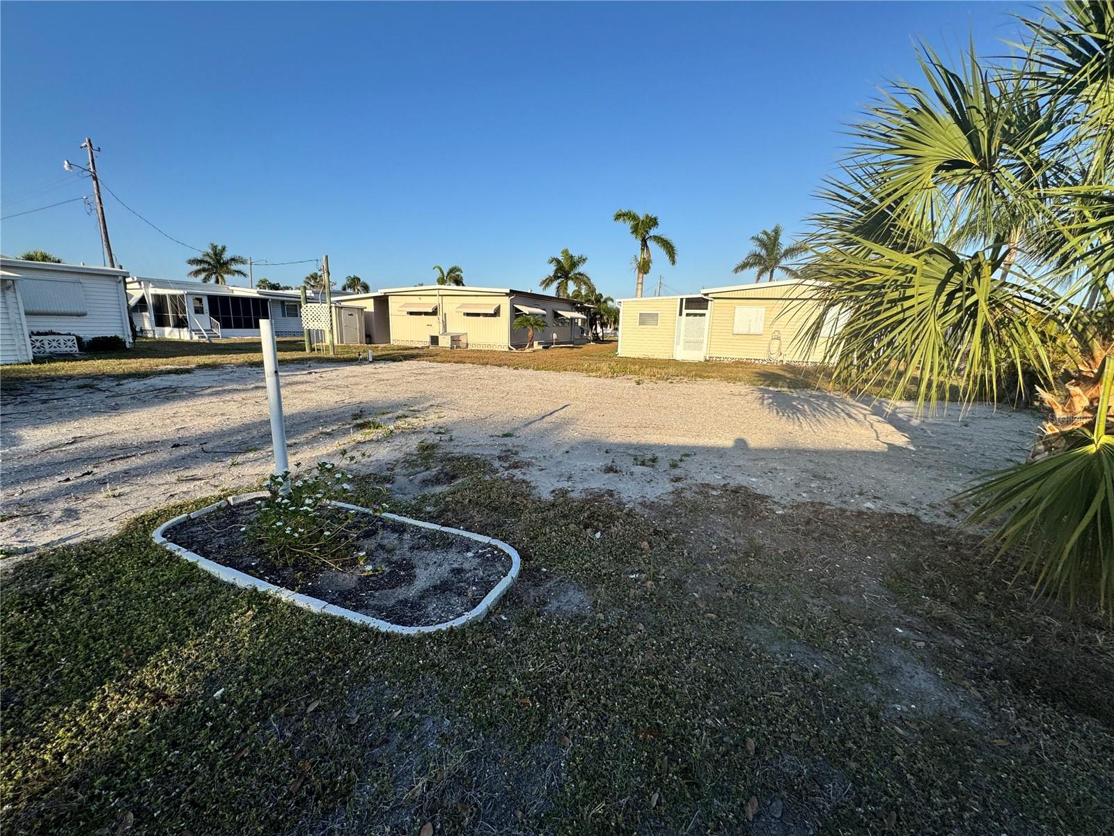 GOLF LAKES RESIDENTS CO-OP - Land