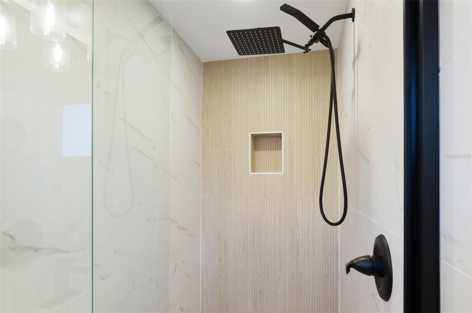 BELLE VISTA SHORES - Residential