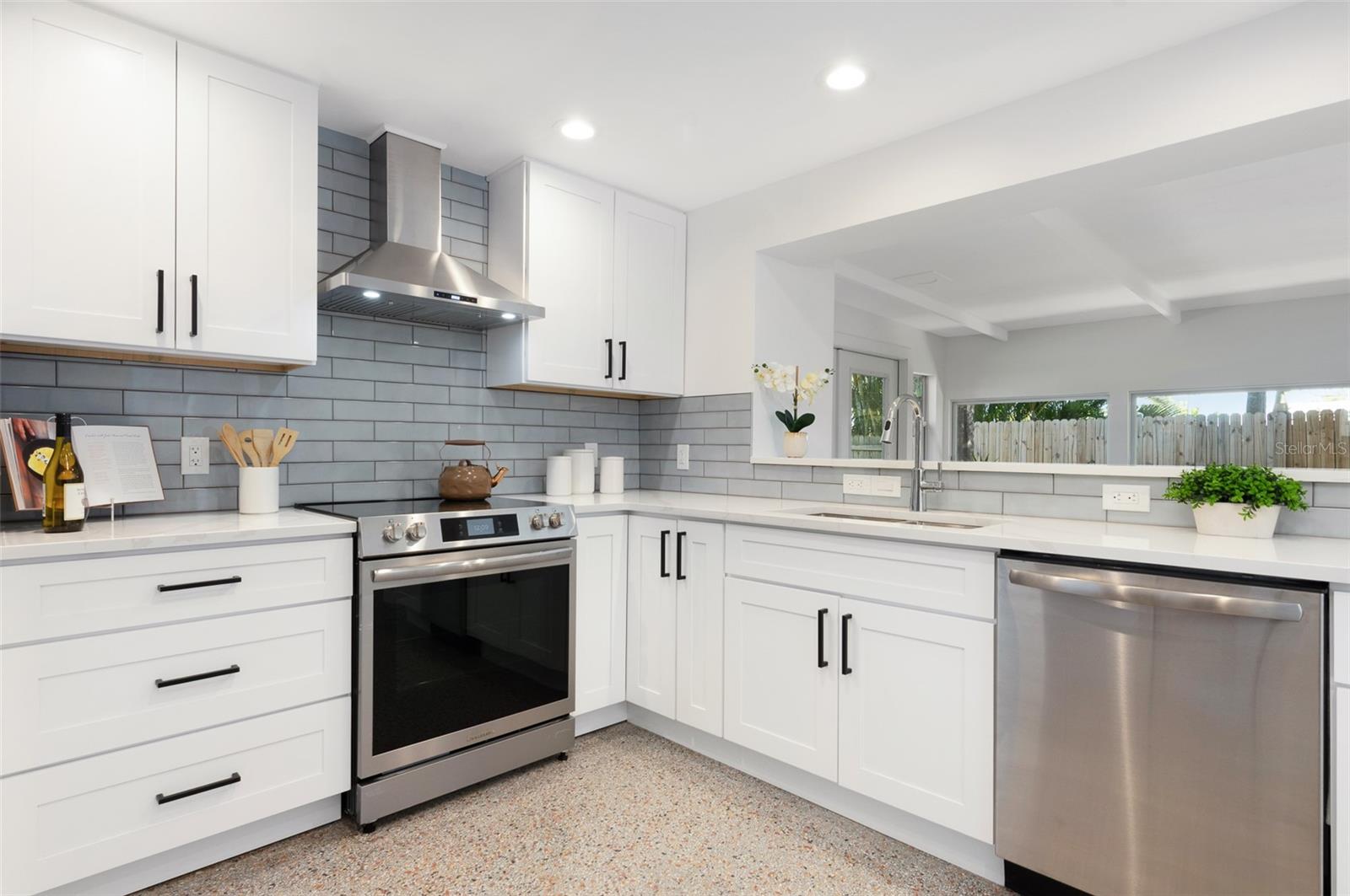 BELLE VISTA SHORES - Residential