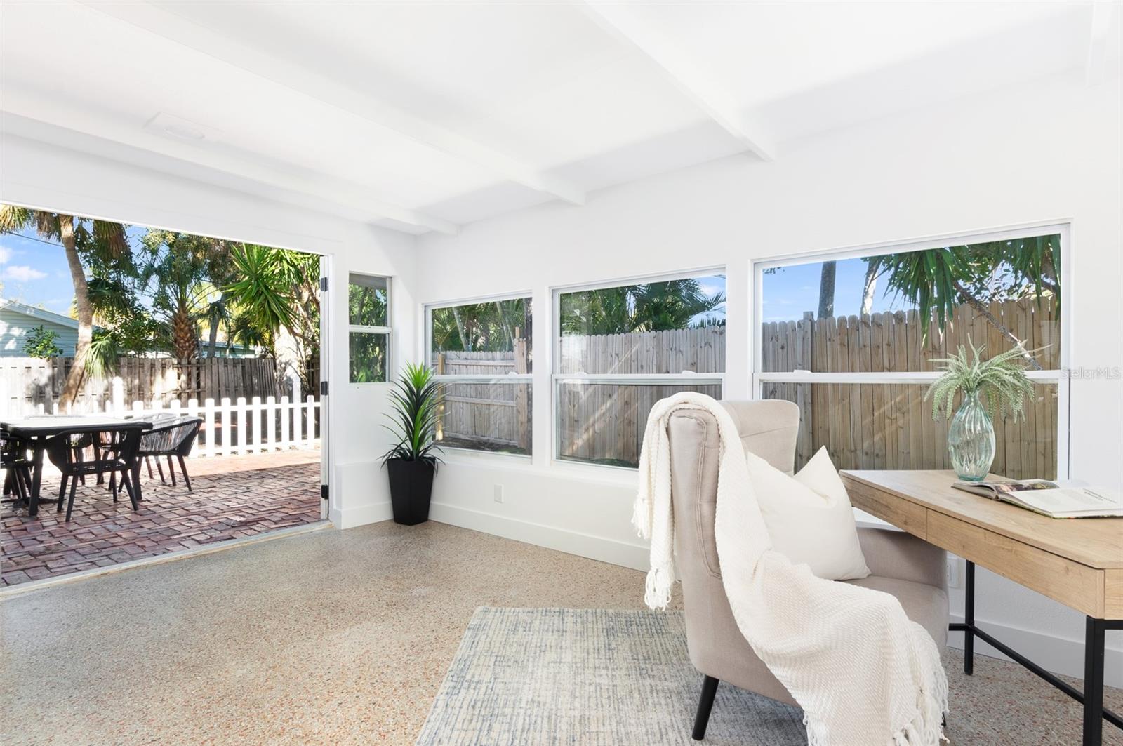 BELLE VISTA SHORES - Residential