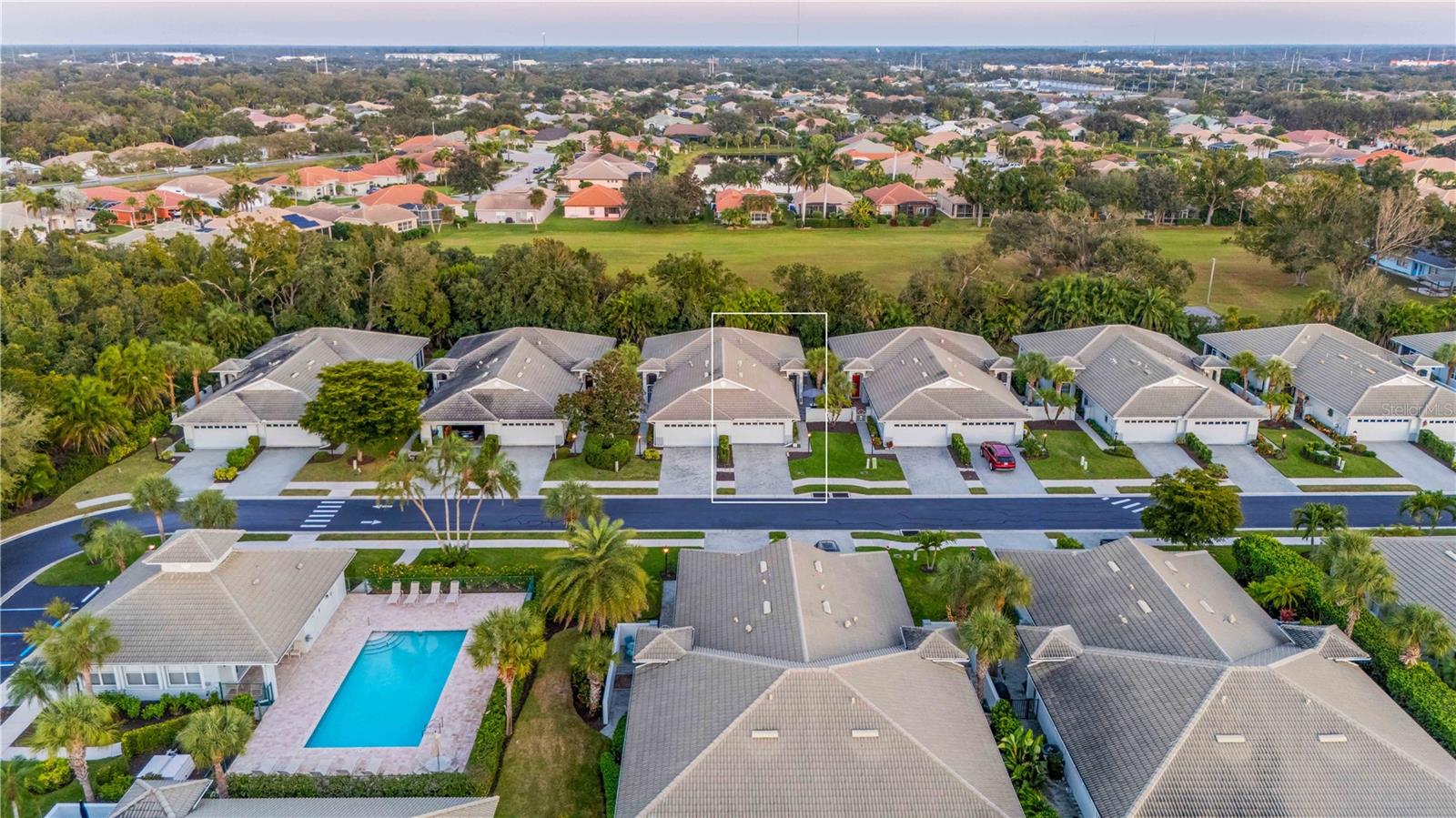 211 RECLINATA CIRCLE