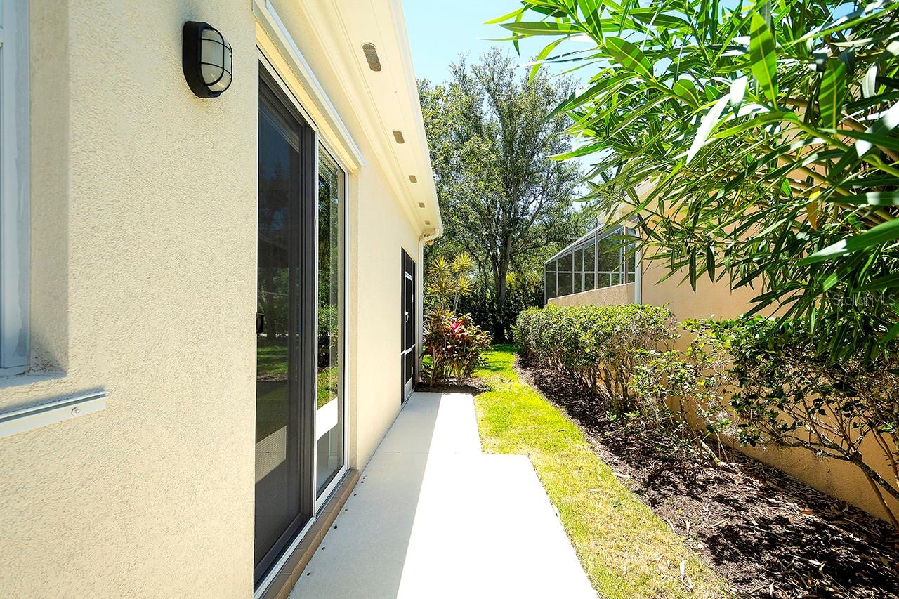 VILLAGEWALK - Residential