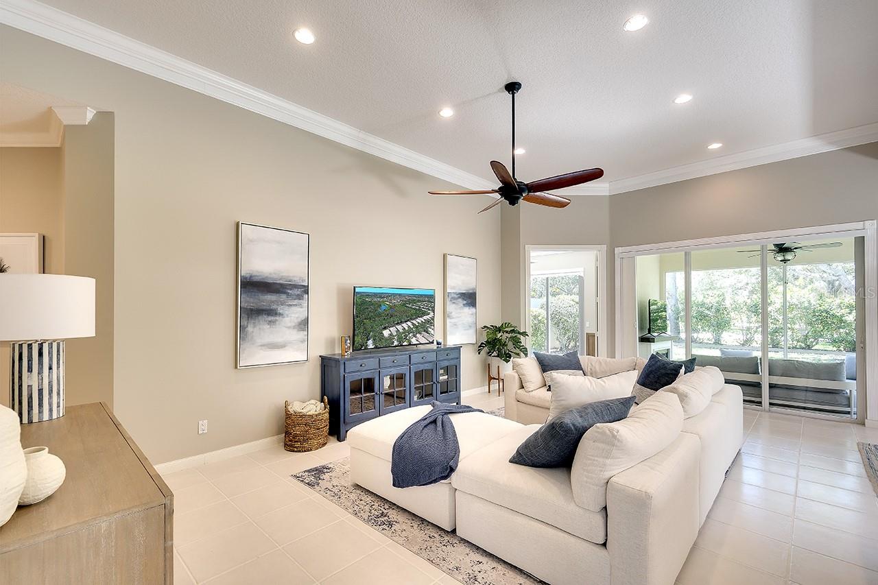 VILLAGEWALK - Residential