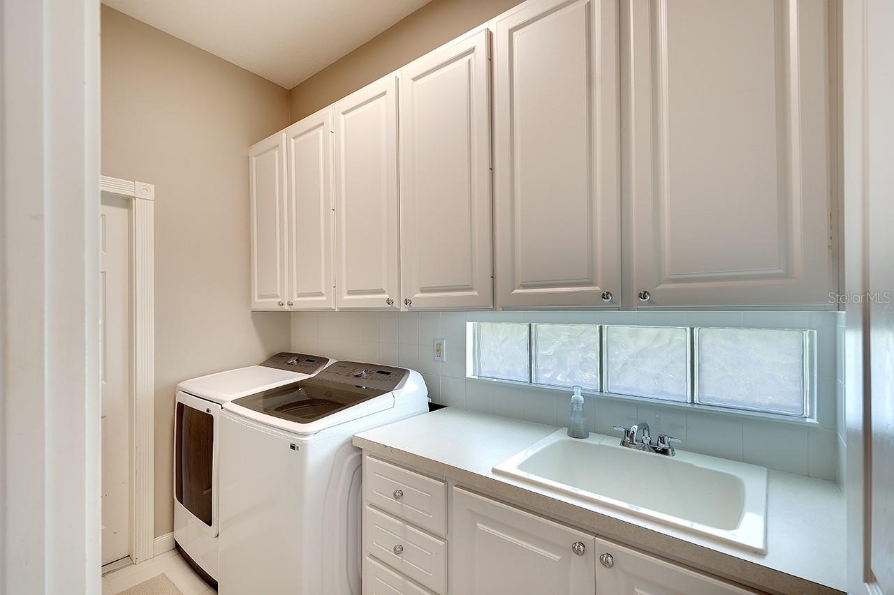 VILLAGEWALK - Residential