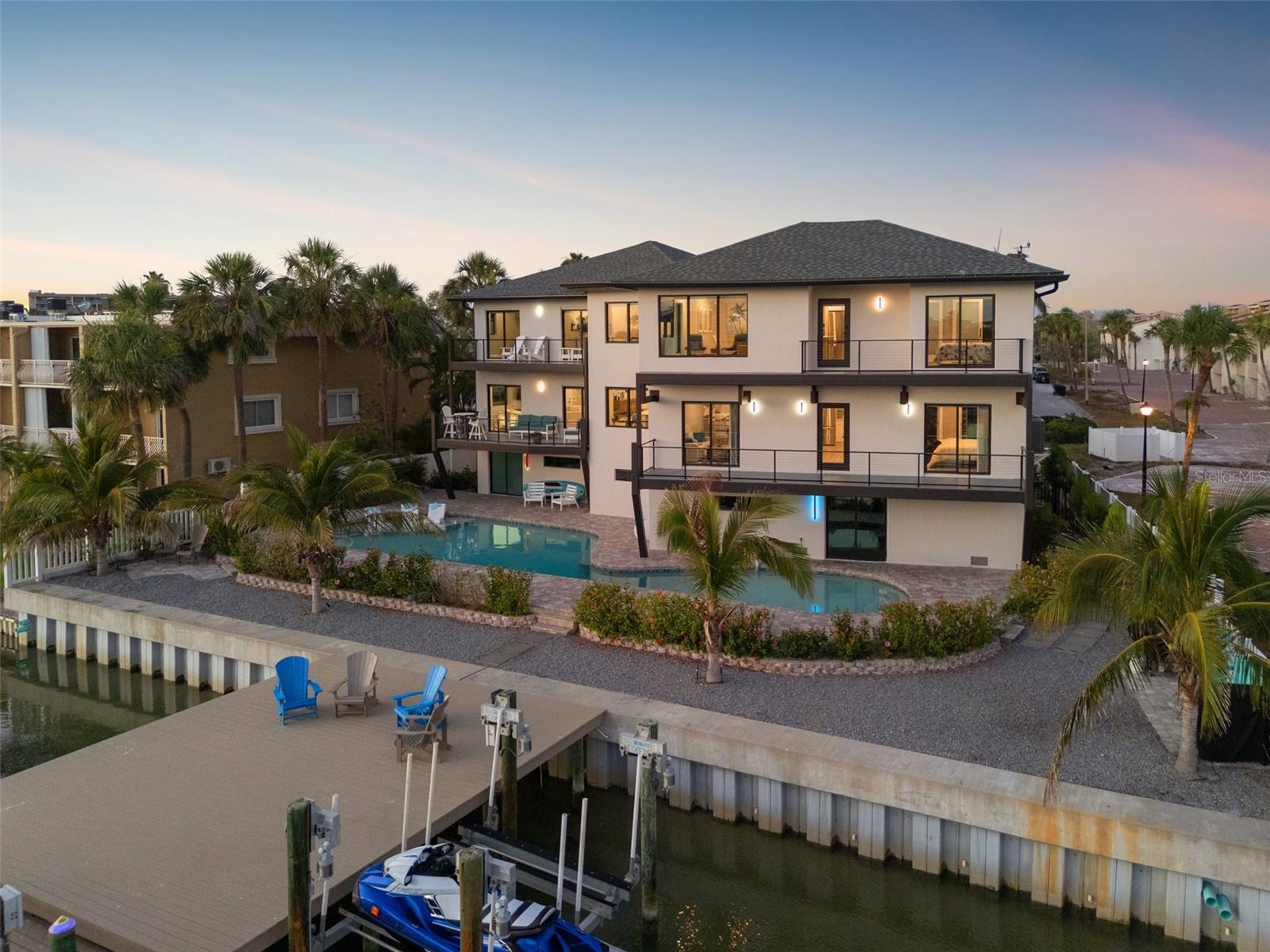 GRIFFITH CAPRI ISLE CONDO - Residential