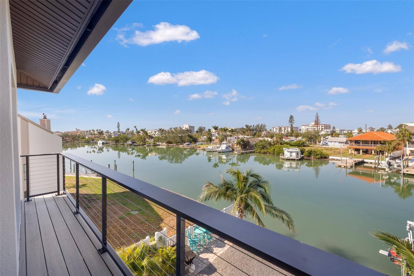 GRIFFITH CAPRI ISLE CONDO - Residential