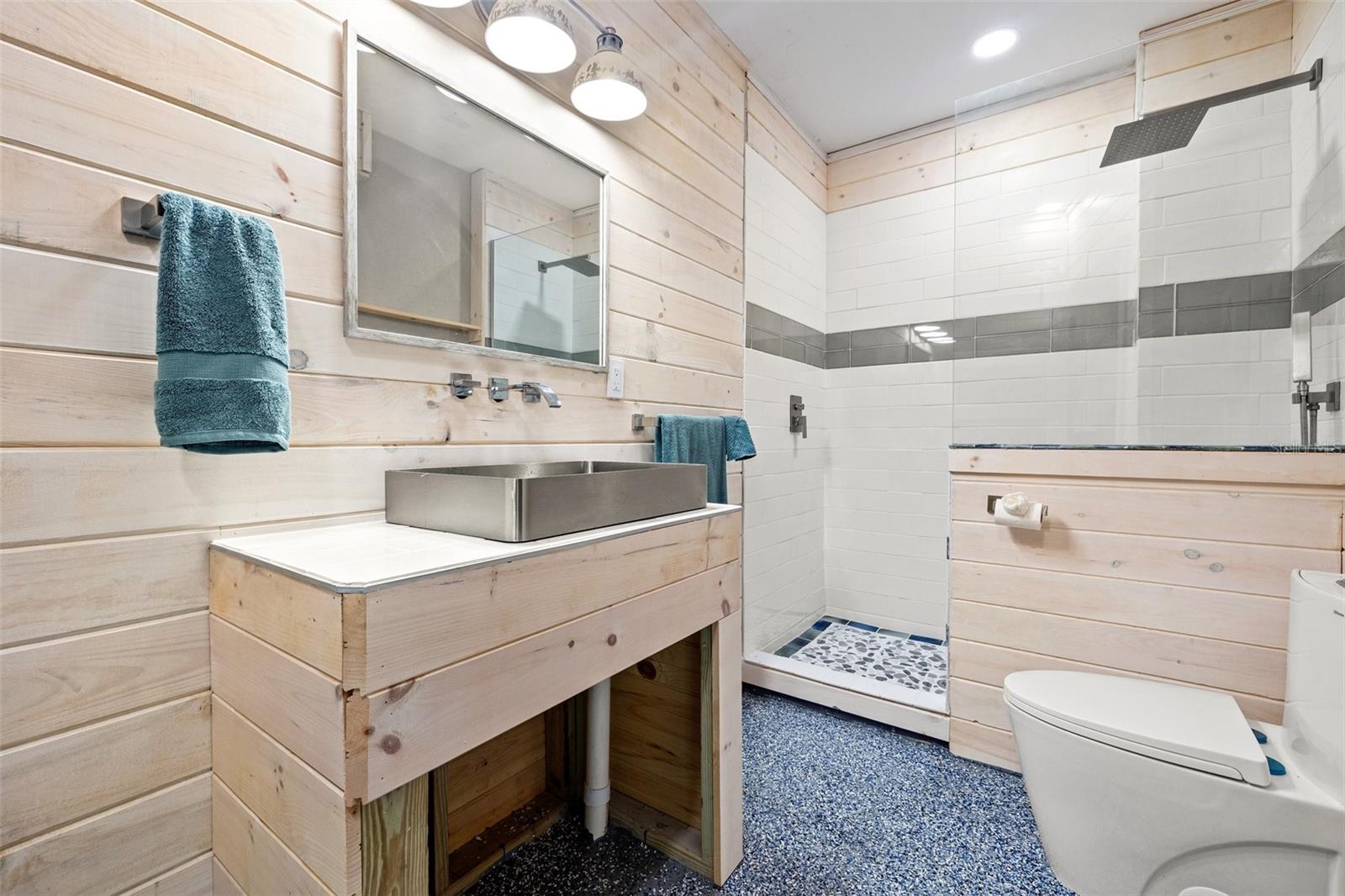 GRIFFITH CAPRI ISLE CONDO - Residential