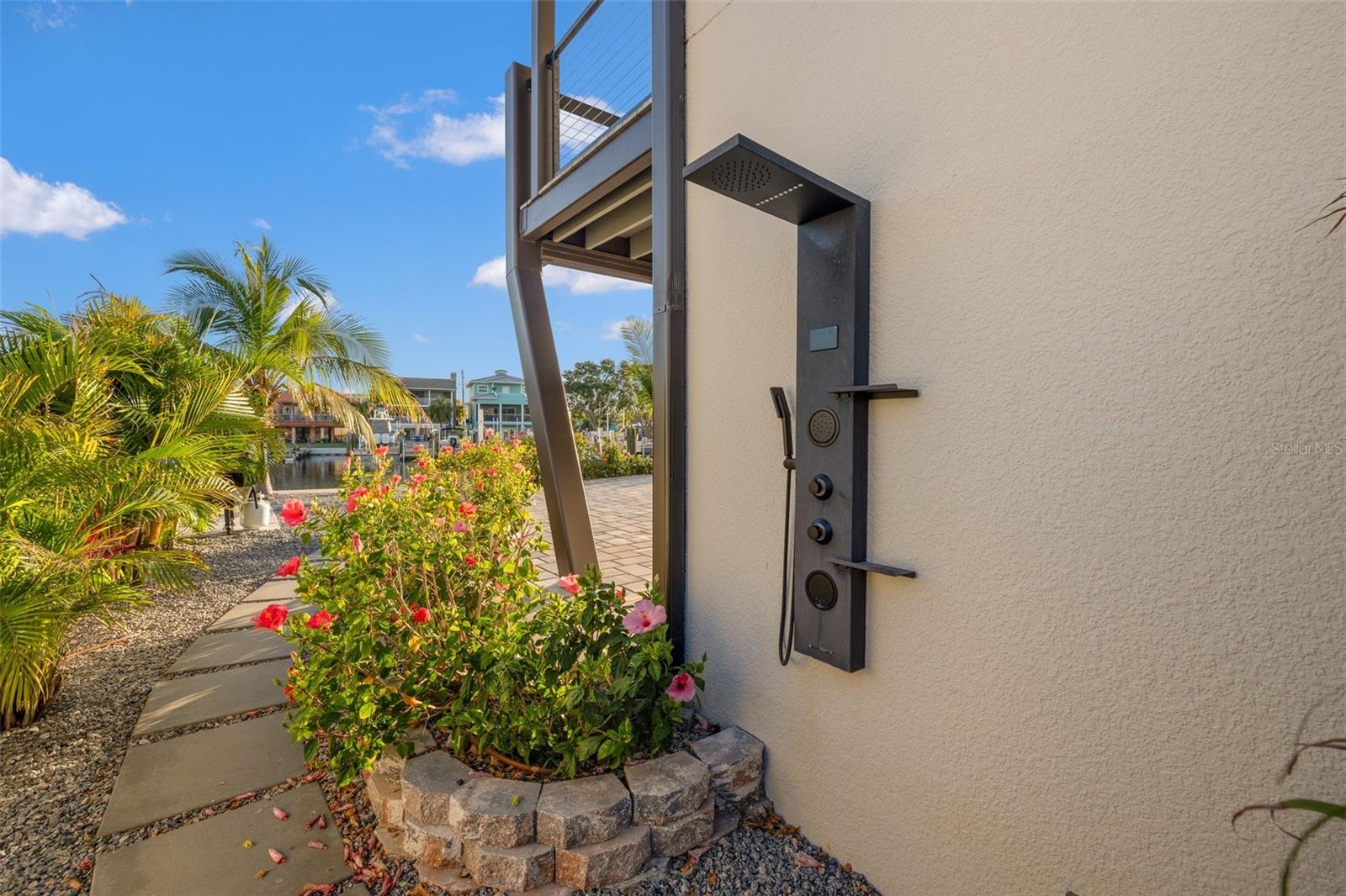 GRIFFITH CAPRI ISLE CONDO - Residential