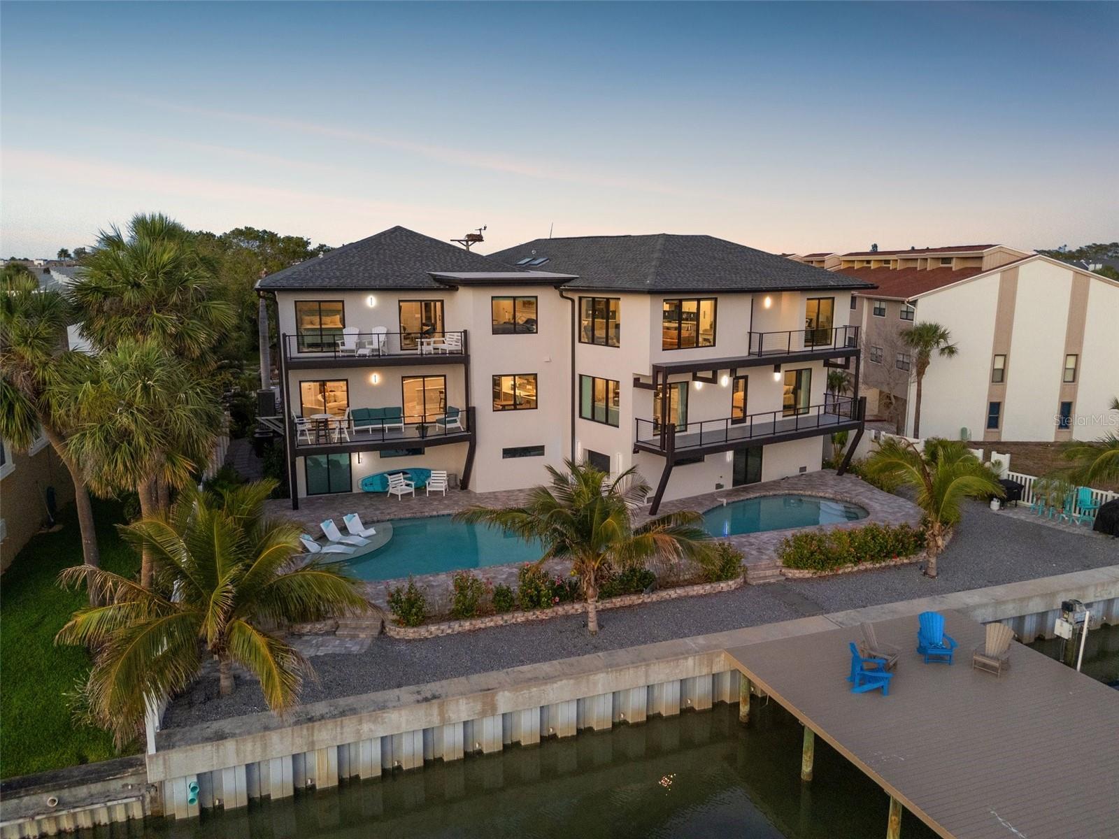 GRIFFITH CAPRI ISLE CONDO - Residential