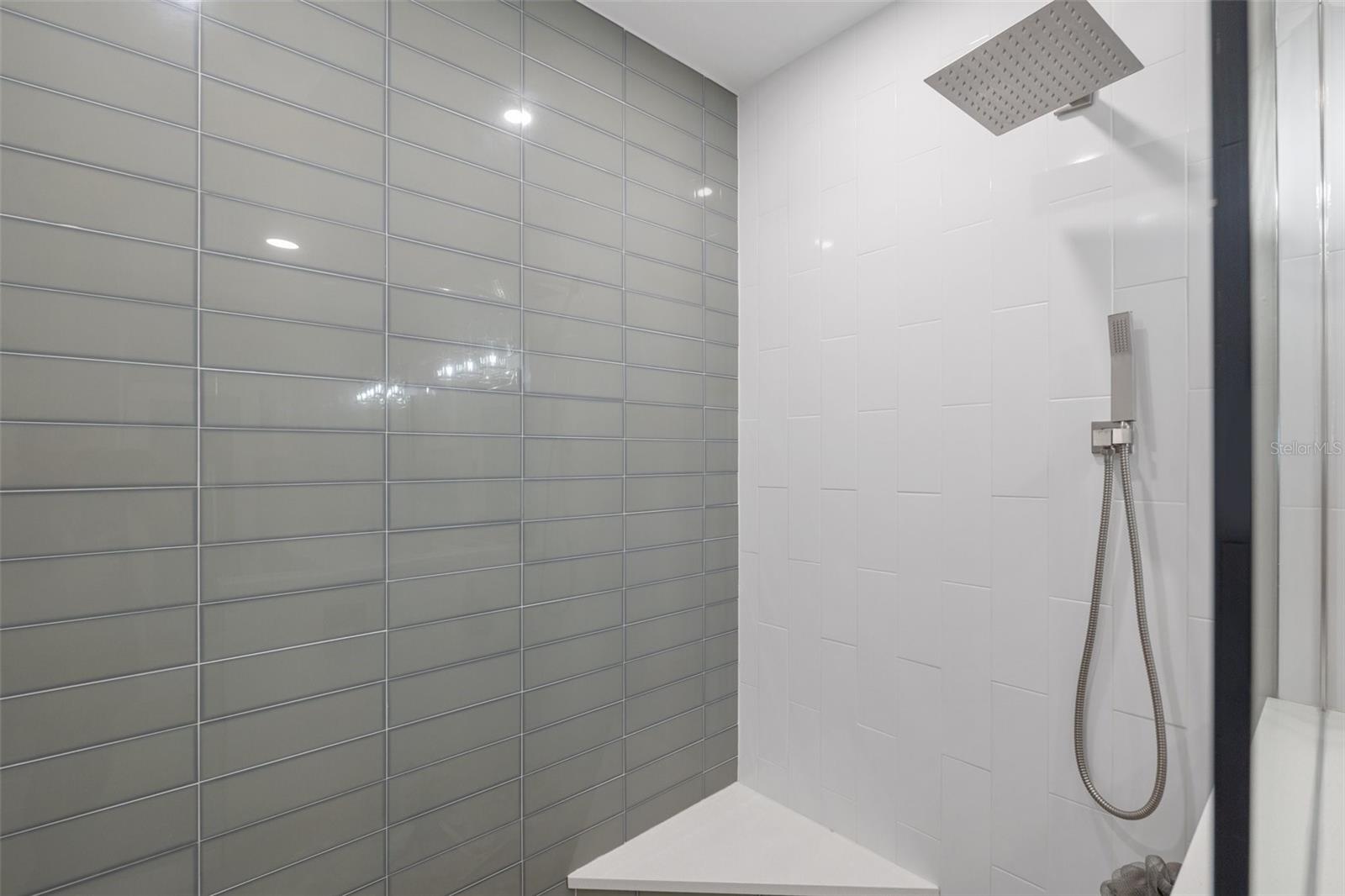 GRIFFITH CAPRI ISLE CONDO - Residential