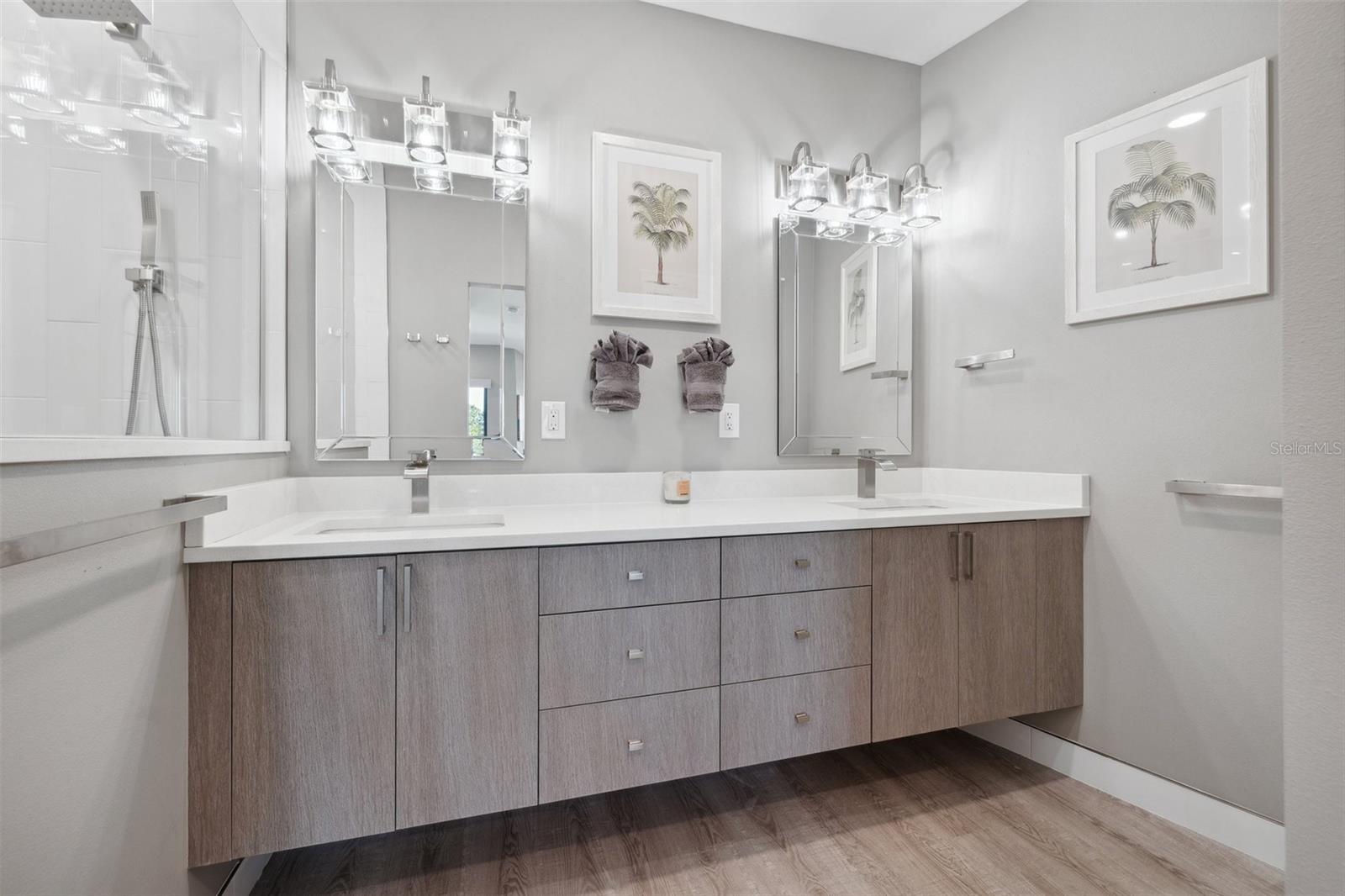 GRIFFITH CAPRI ISLE CONDO - Residential