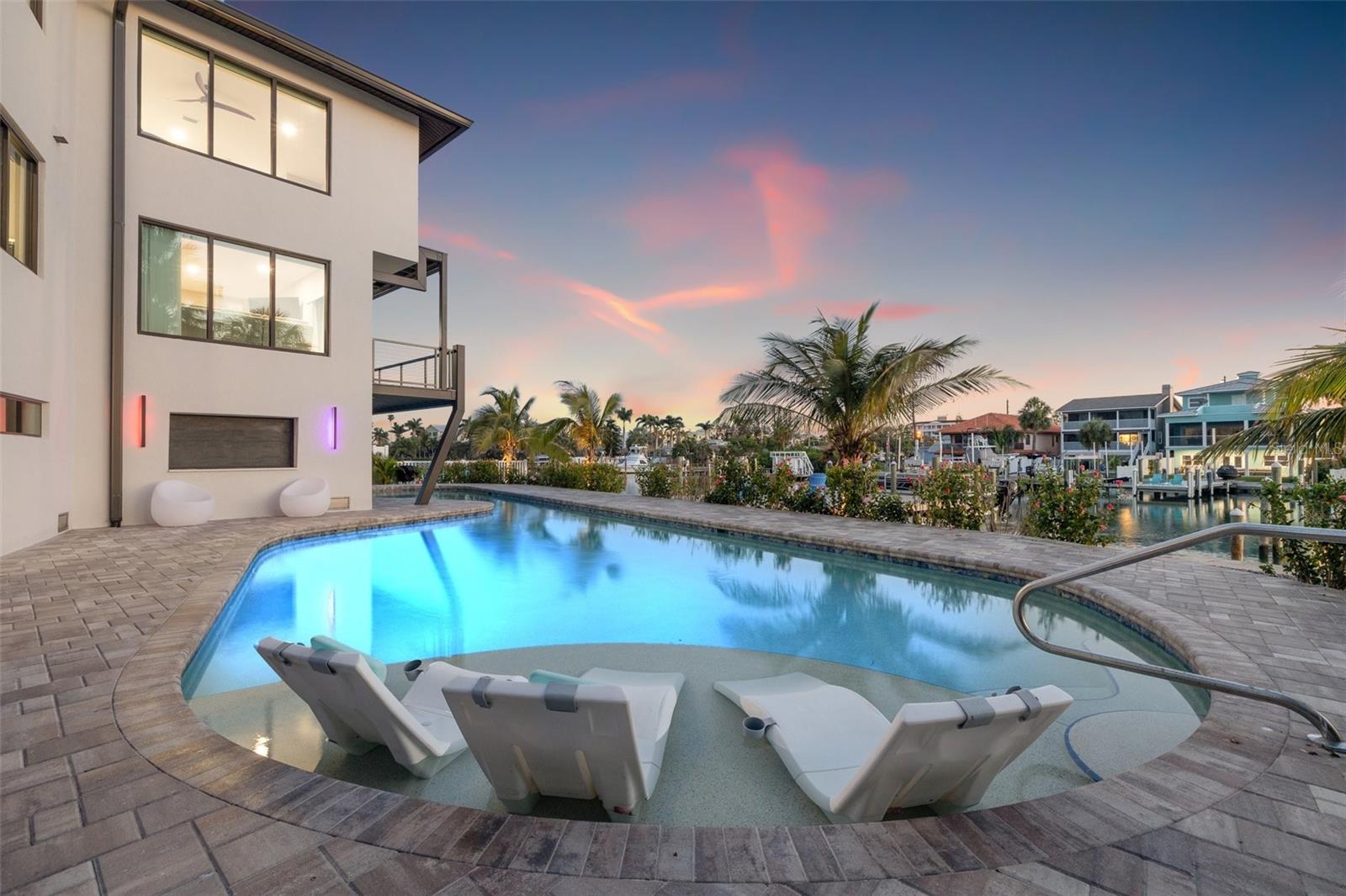 GRIFFITH CAPRI ISLE CONDO - Residential
