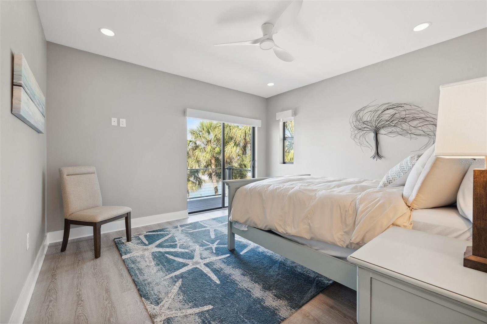 GRIFFITH CAPRI ISLE CONDO - Residential