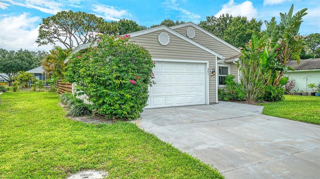 Photo of 361 Bearded Oaks Circle, Sarasota, FL 34232 (MLS # A4693575)