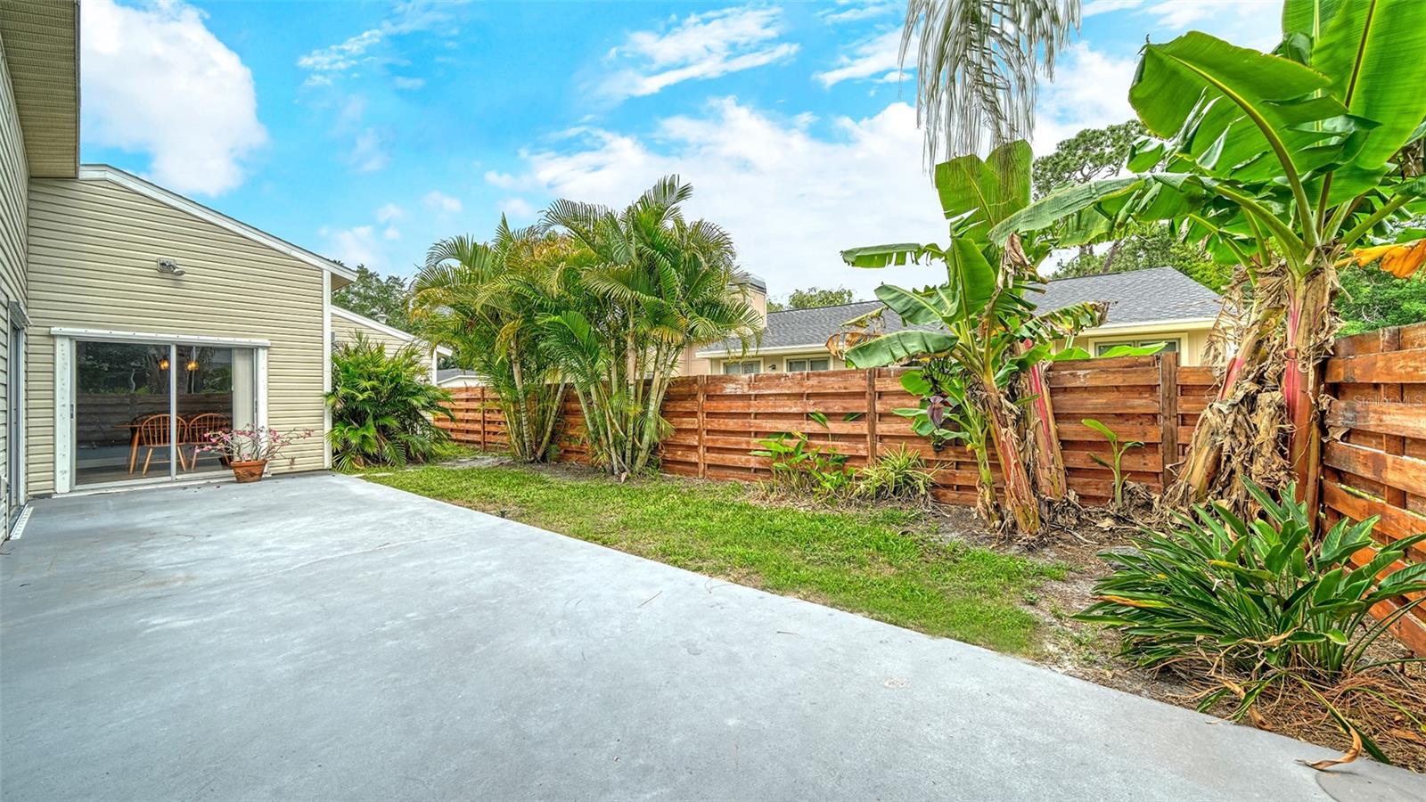 BEARDED OAKS - Residential